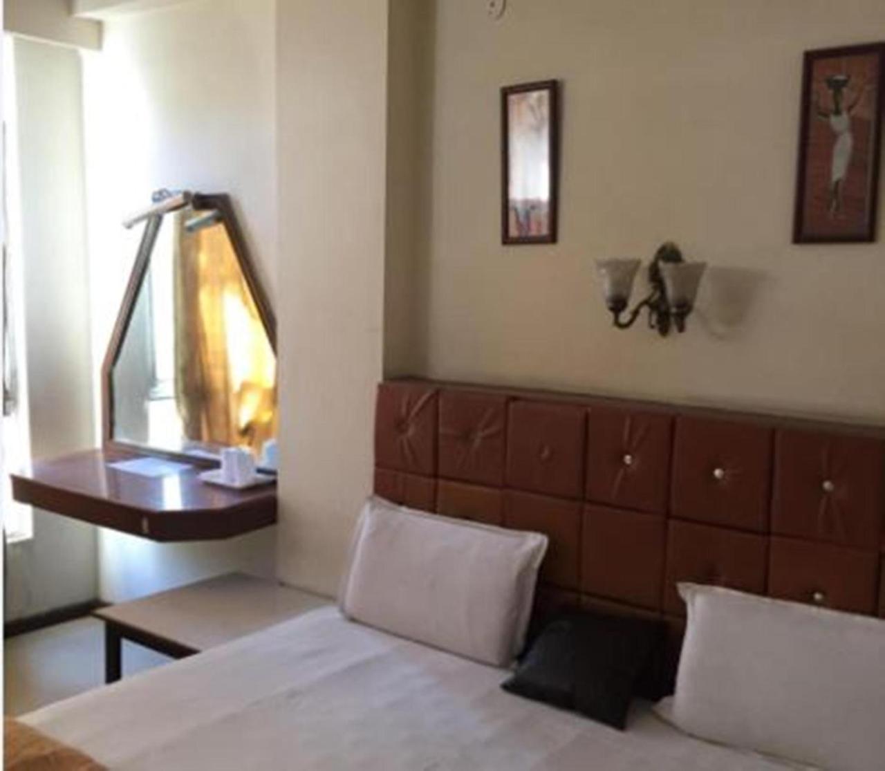 Hotel Shivalik Goldbhopal Buitenkant foto