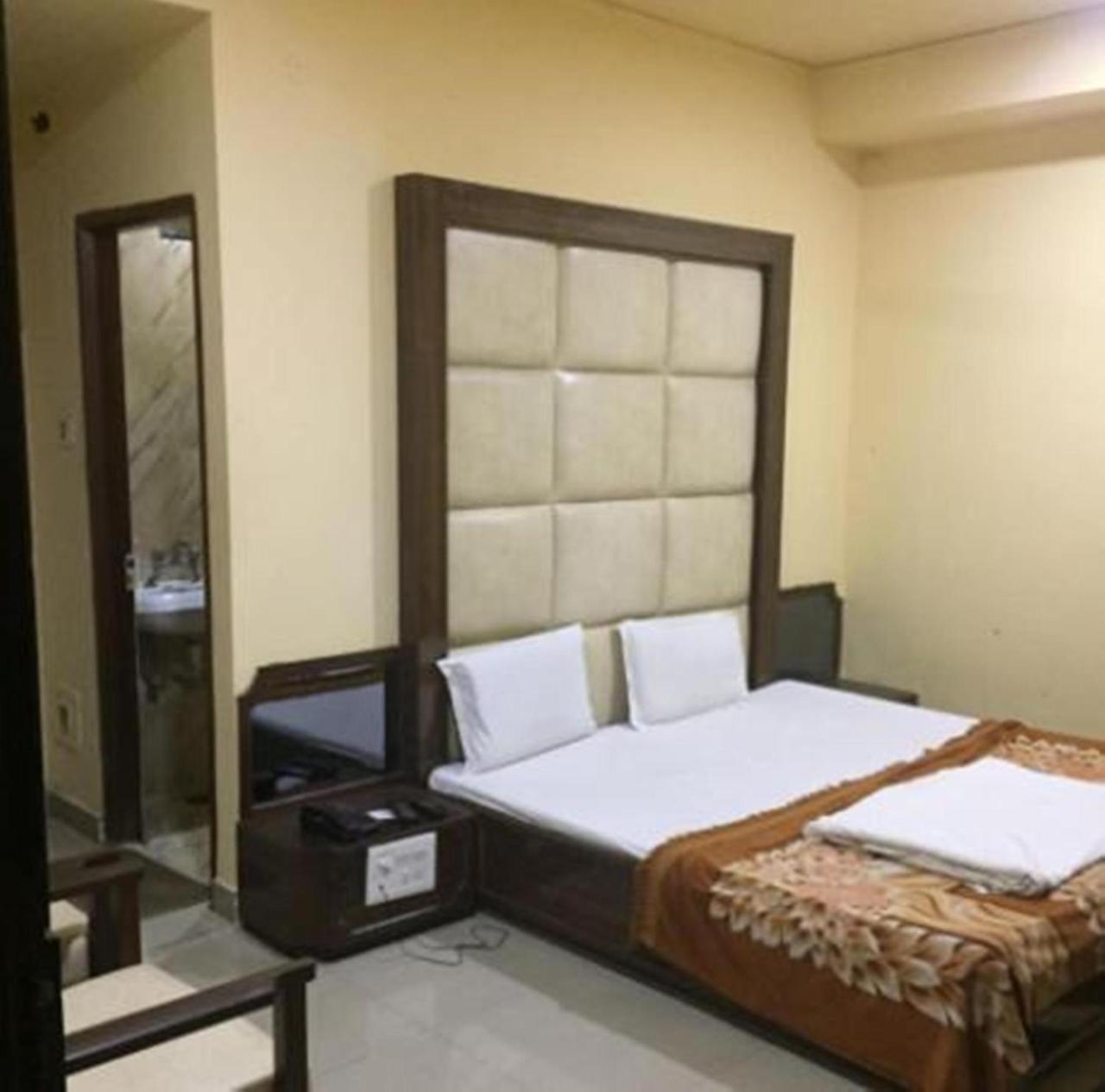 Hotel Shivalik Goldbhopal Buitenkant foto